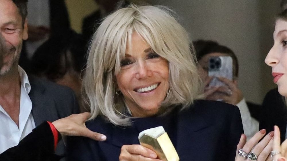 Brigitte Macron victime de rumeurs odieuses : l’Élysée prêt à dégainer les preuves pour "défendre son honneur"
