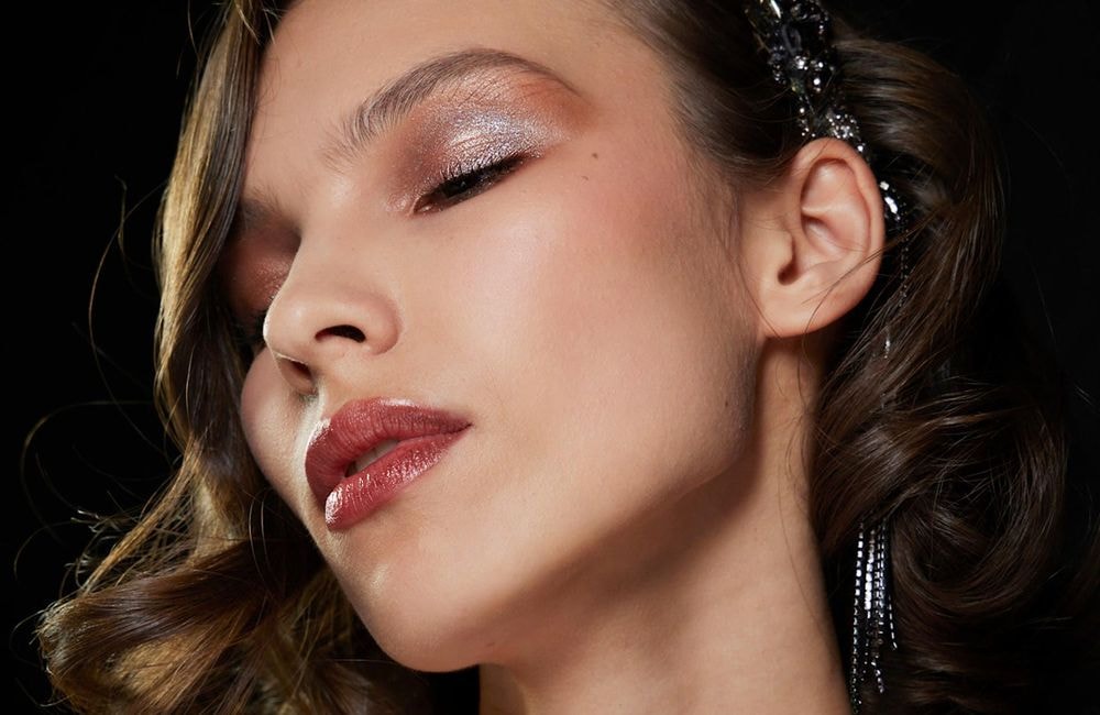 Quel rouge à lèvres choisir pour matcher avec votre tenue de soirée ?