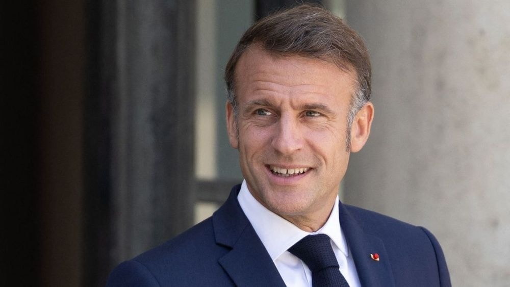 “Je n'étais que l'instrument” : l’amant homosexuel d’Emmanuel Macron avoue tout en détail