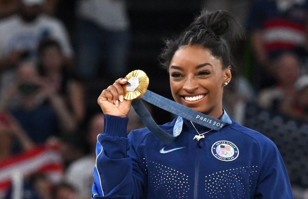 Simone Biles aux JO 2024 : le message caché derrière son mystérieux collier chèvre