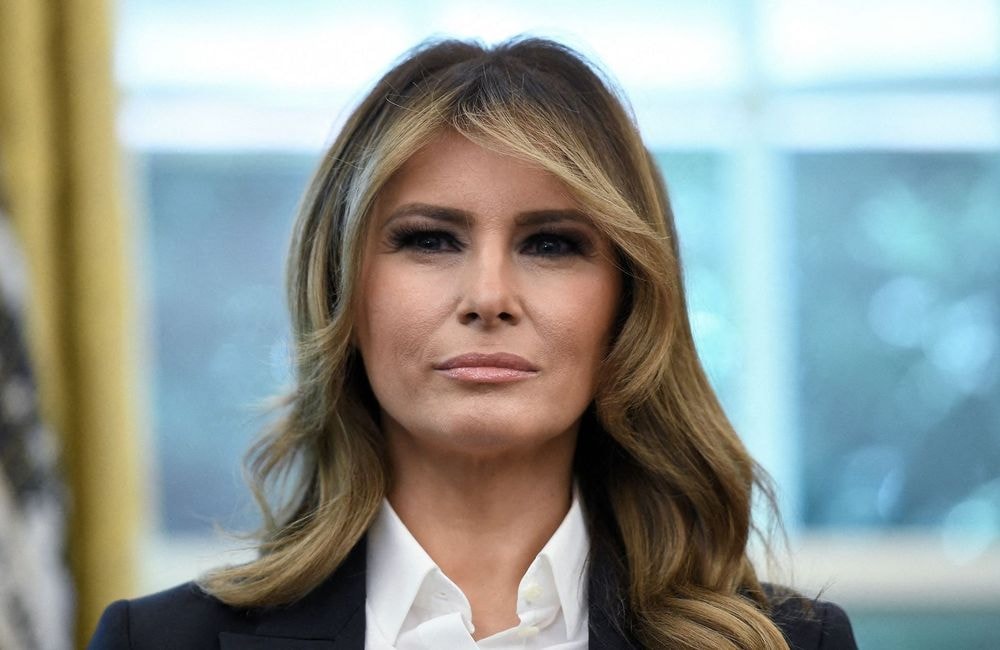 « Nous échangeons des lettres » : Melania Trump dévoile sa correspondance avec Charles III