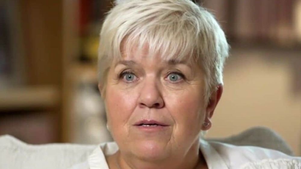 Mimie Mathy (67 ans) raconte ses premières parties de jambes en l'air : "J'ai appelé mon père et..."