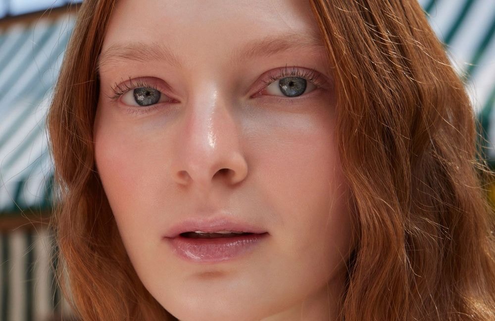 « Pool Lips » : cette tendance makeup qui sublime nos lèvres jusqu'à la fin de l’été