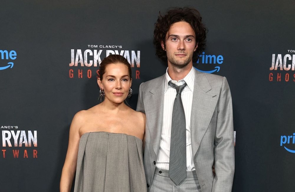 Sienna Miller dévoile les premières photos sa famille après la naissance de son troisième enfant