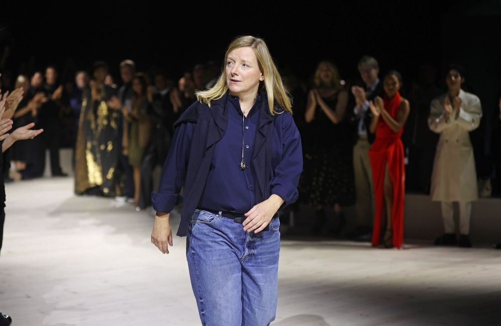 Sarah Burton est nommée directrice artistique de Givenchy