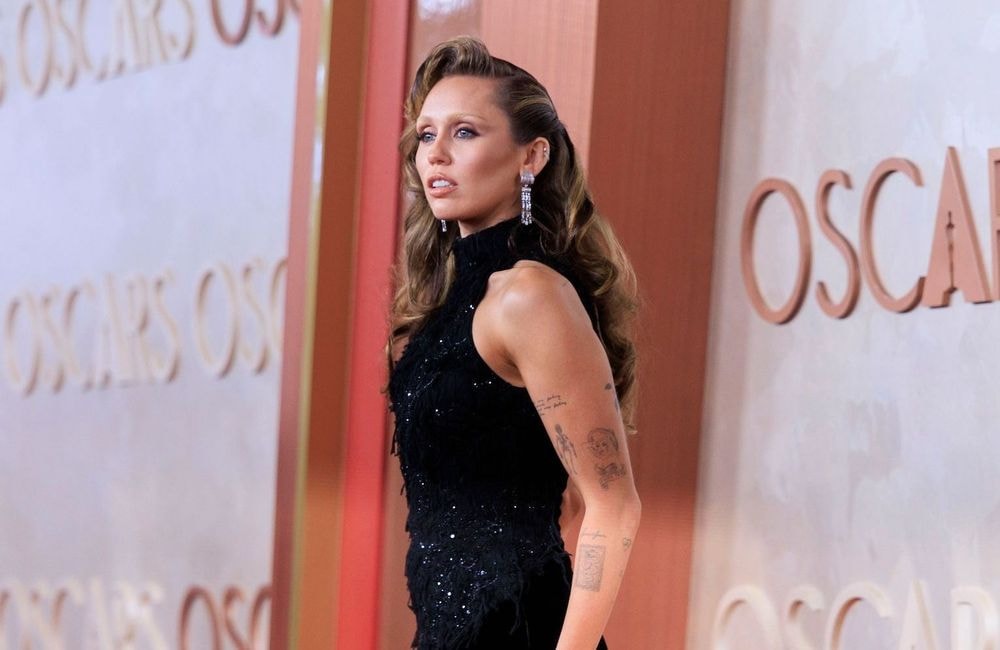 Miley Cyrus : sa soeur Brandi évoque avec humour leurs soirées jeux en famille