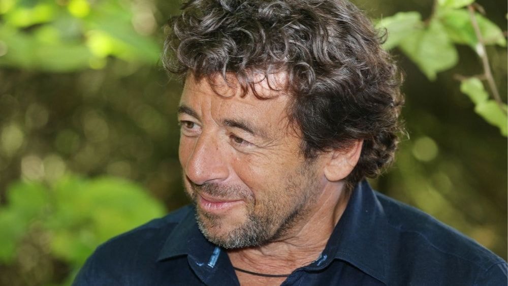 Patrick Bruel raffole de cette salade de tomates et de poivrons revenues à l'huile, un classique de la cuisine méditerranéenne