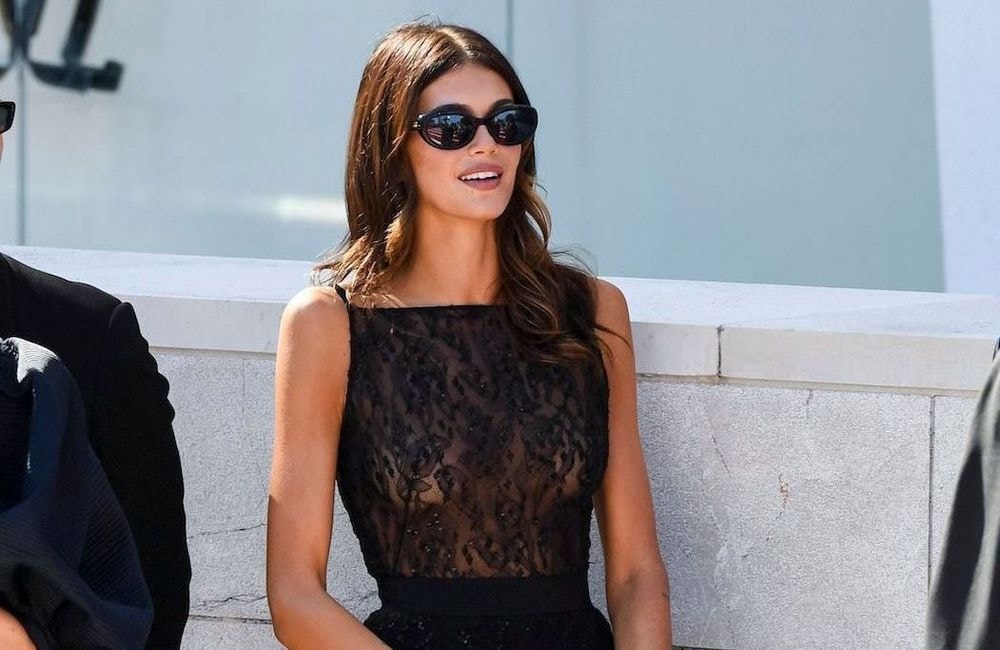 Kaia Gerber fait des ballerines Repetto les chaussures ultimes de la rentrée