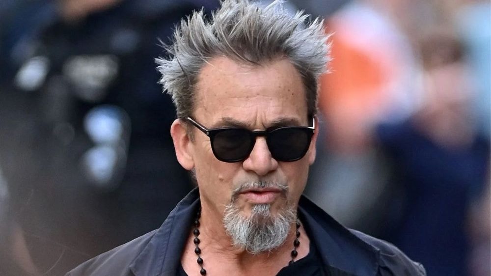 Belle-fille de Florent Pagny en bikini dépareillé, la chérie d’Inca met sa communauté en sueur