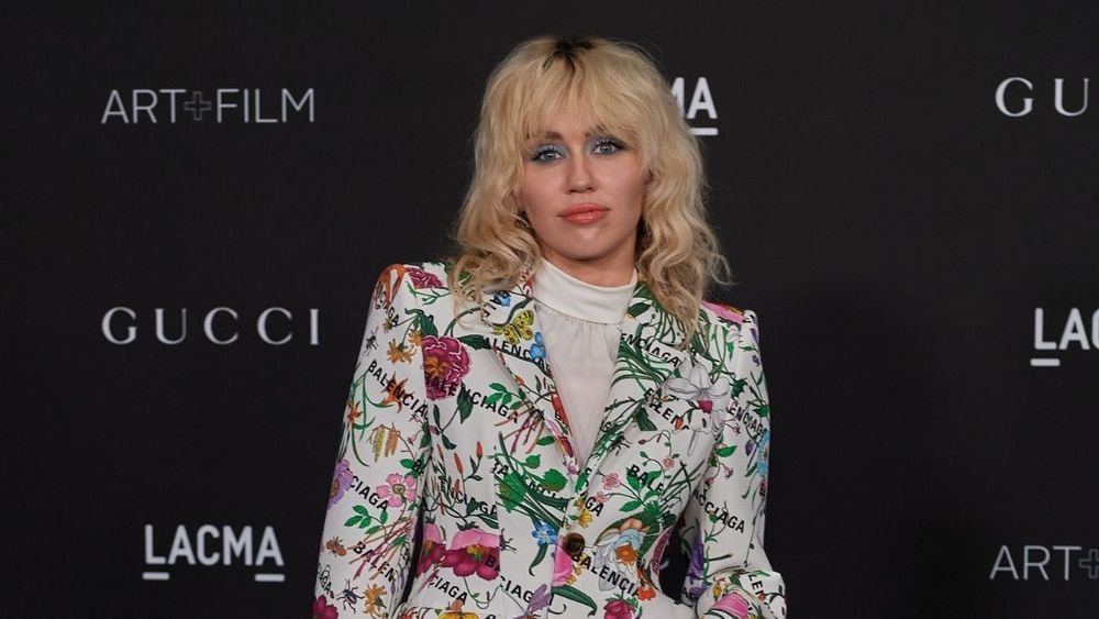 Flowers de Miley Cyrus : une chanteuse française à l’origine du tube ?