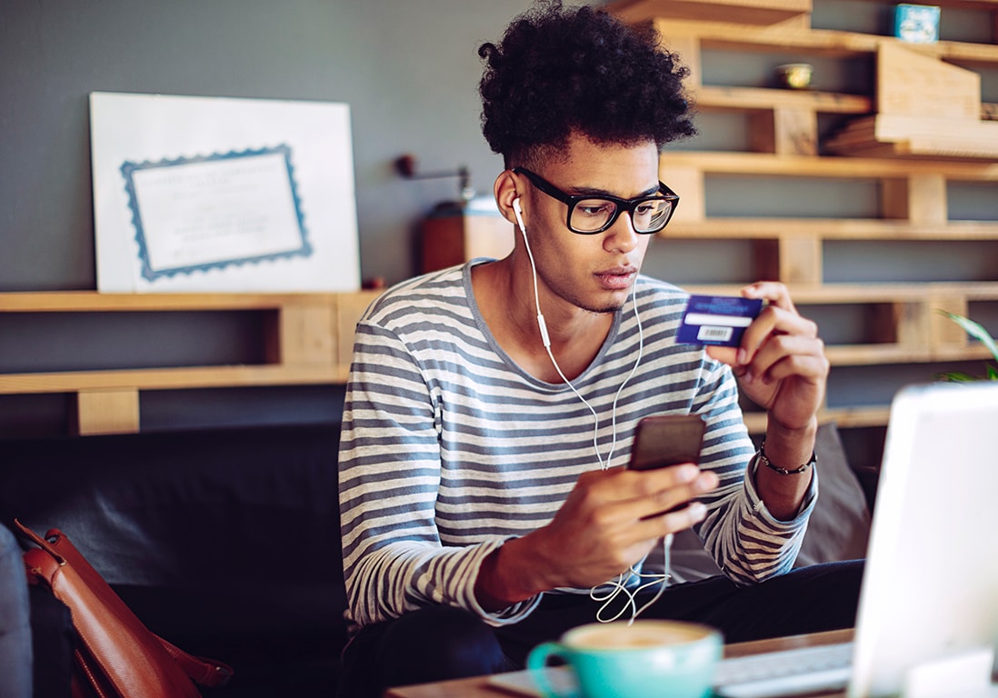 Que faire si mon ado veut une carte bancaire ?