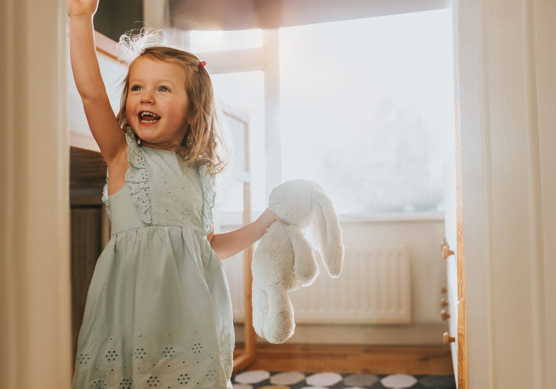 Comment éviter les bises non sollicitées aux enfants ?