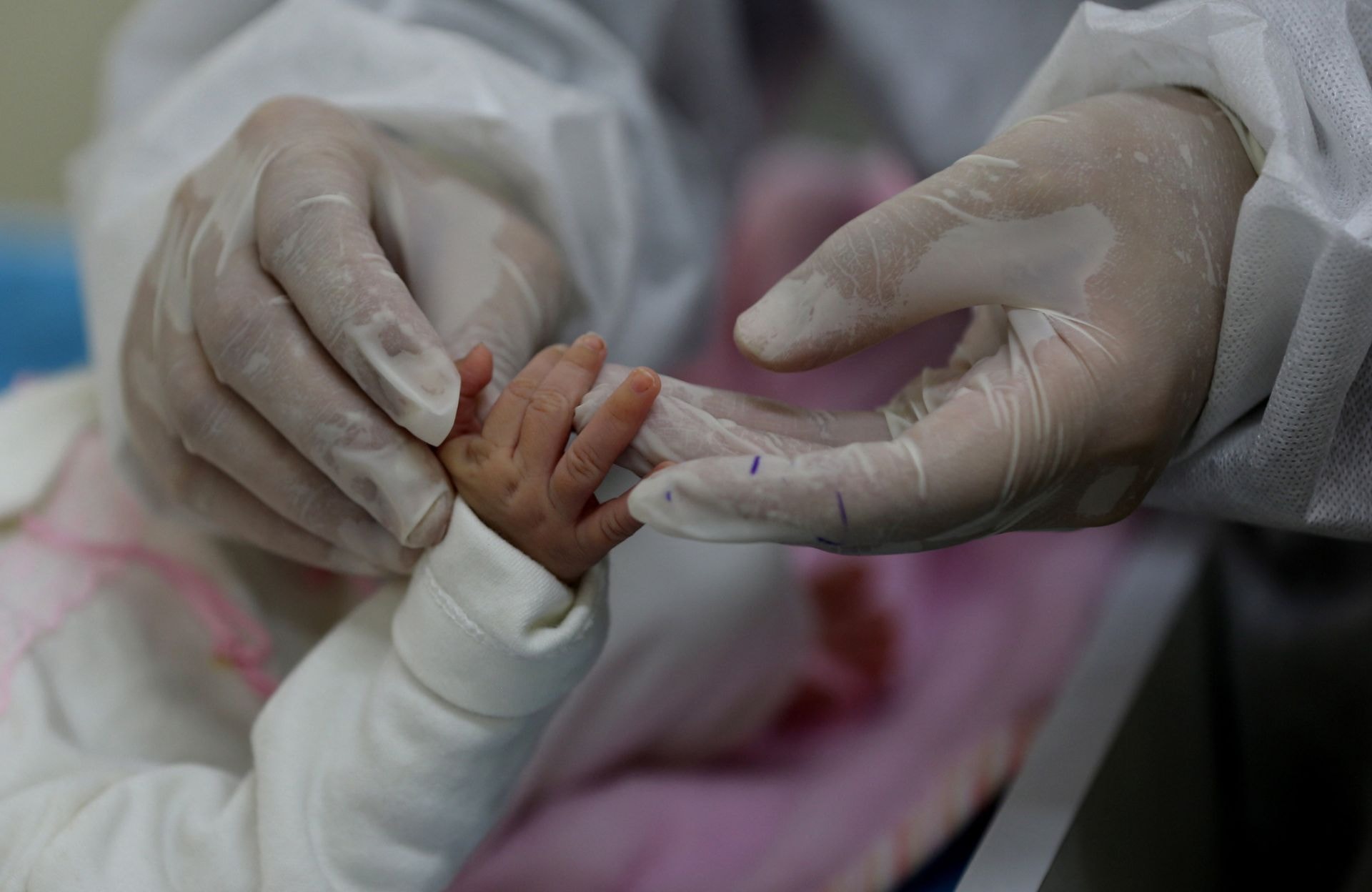 À Gaza, 120 bébés en couveuse en danger à cause du manque de carburant