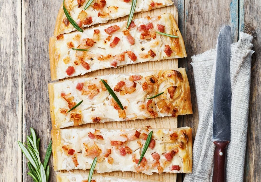 Direction l’Alsace avec notre recette de flammekueche maison