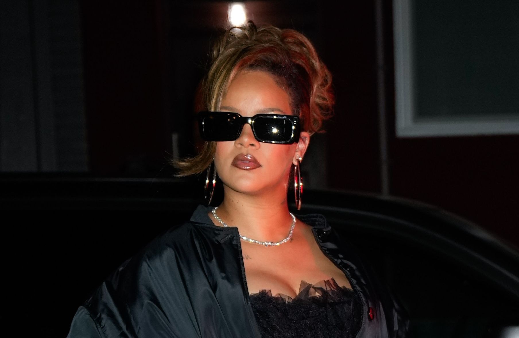 Rihanna adopte déjà la tendance sac qui fera mouche en 2024