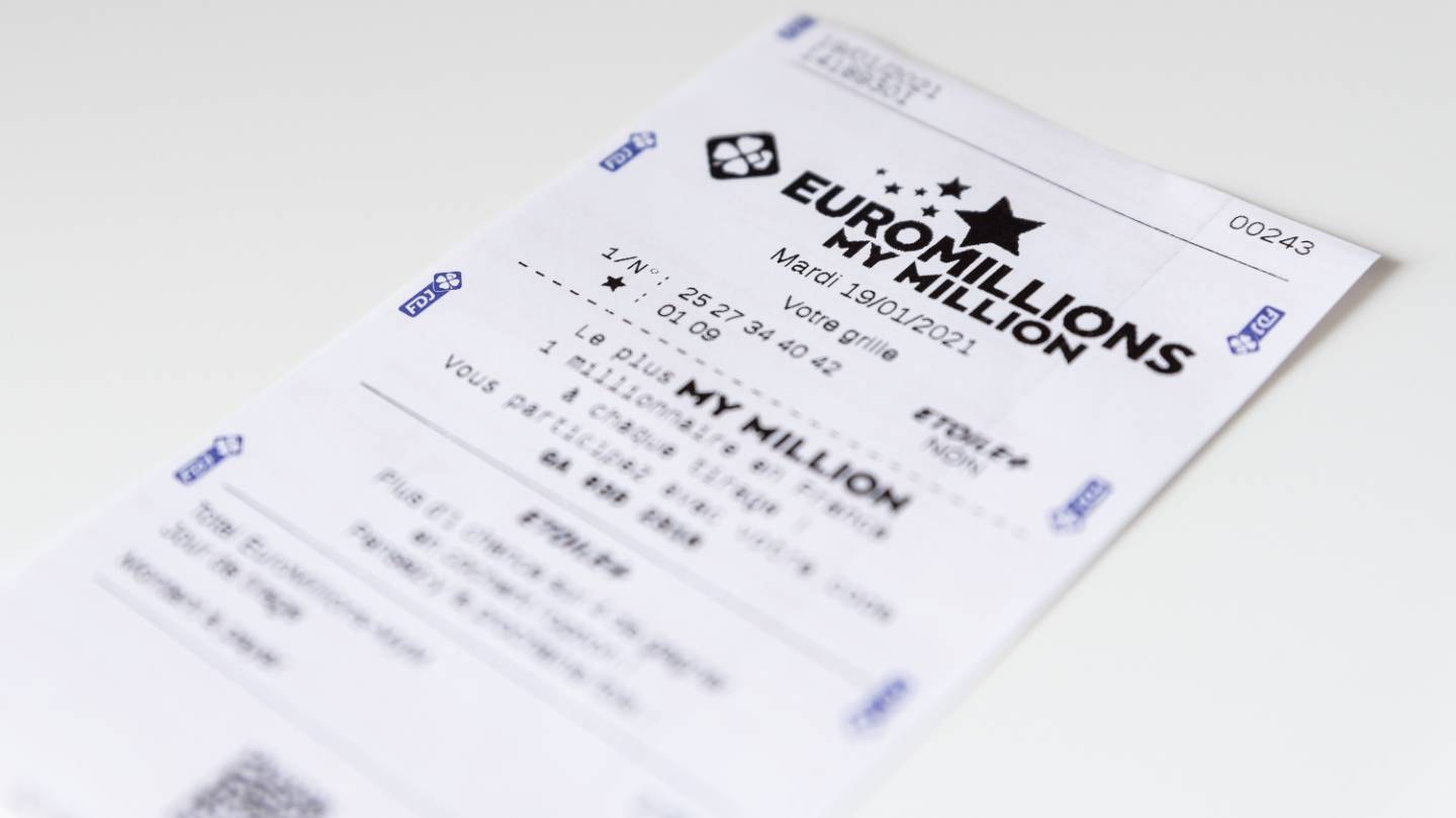 EuroMillions : 240 millions d’euros à gagner vendredi, faut-il jouer un Flash ou choisir ses numéros ?