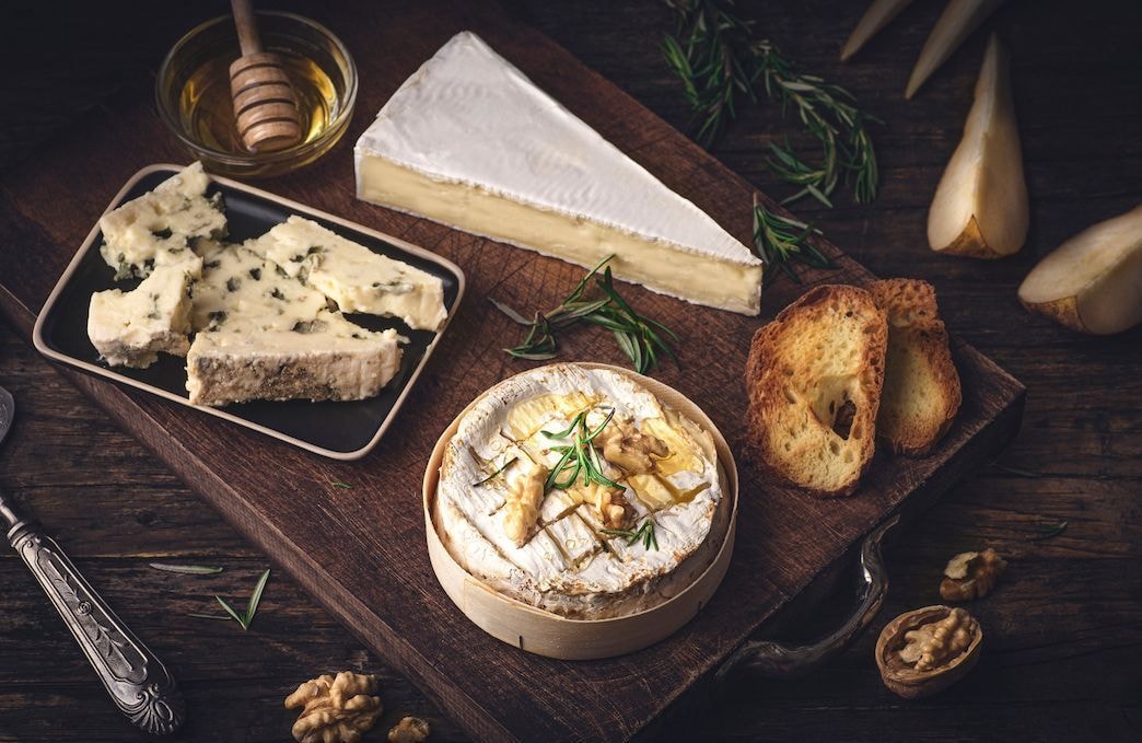 Le roquefort et le camembert sont-ils voués à disparaître ? 