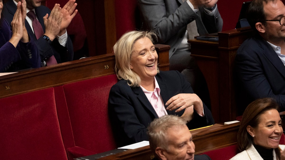 Les agriculteurs donnent de la voix, le RN se frotte les mains