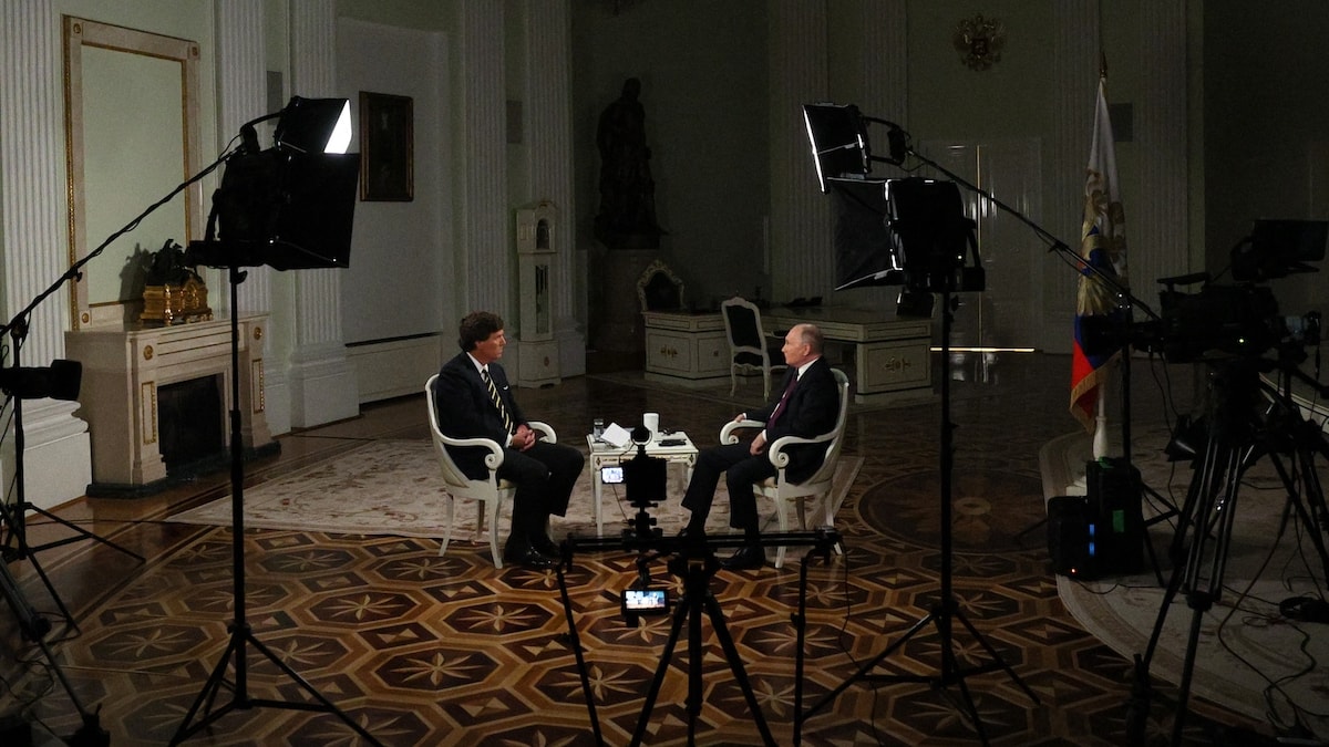 Vladimir Poutine au micro de Tucker Carlson: une aubaine politique pour Donald Trump