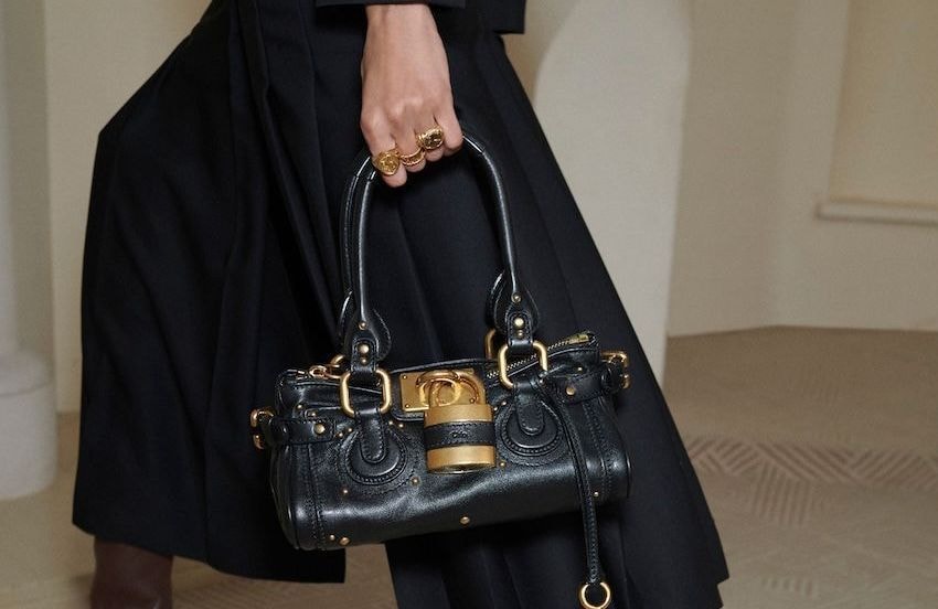 Avec +563% de recherches, cet accessoire boho-chic s’impose comme le sac de l'année