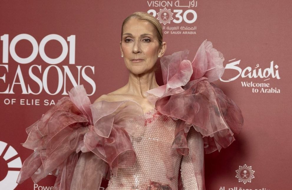 Elie Saab célèbre les 45 ans de sa maison avec Céline Dion et 300 silhouettes couture