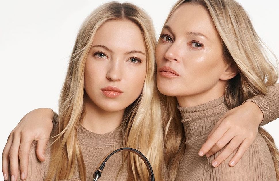 Kate Moss et sa fille Lila Grace : un duo complice et envoûtant en total look nude pour Fendi