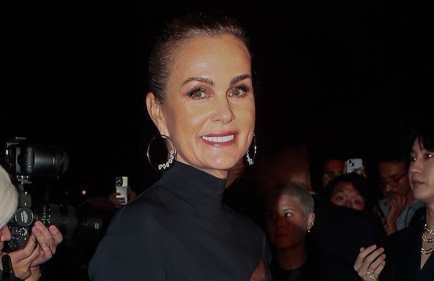 « Le terrain me remplit de gratitude » : Laeticia Hallyday de retour au Vietnam pour la bonne cause