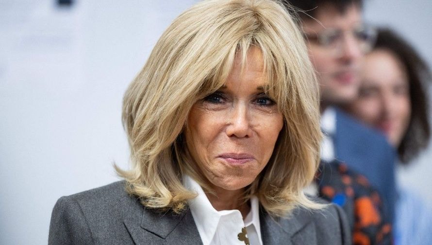 Brigitte Macron en pleine forme à 70 ans : son secret pour un ventre plat dévoilé