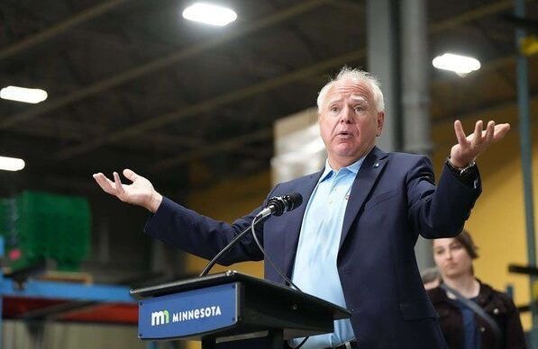 Présidentielle américaine : Kamala Harris choisit Tim Walz comme colistier