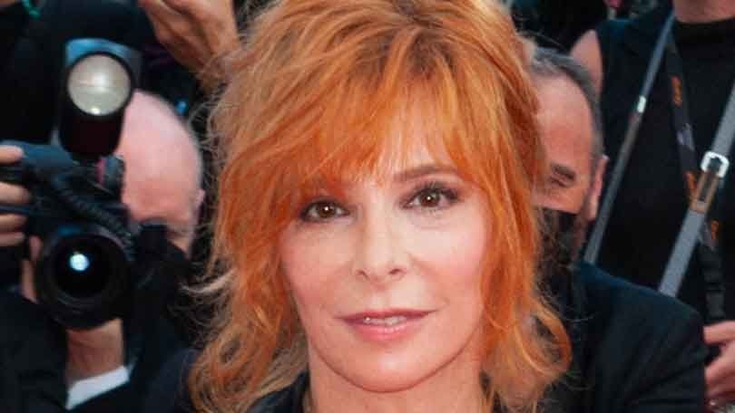 "Ça fait un peu flipper" : souvent comparée à Mylène Farmer, cette chanteuse française a reçu des menaces de mort