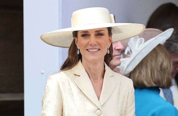 Avec sa robe jaune beurre, Kate Middleton prouve que l’on peut être chic en couleur