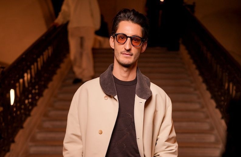 « Je les emmène quand je pars loin » : Pierre Niney fait de rares confidences sur ses filles