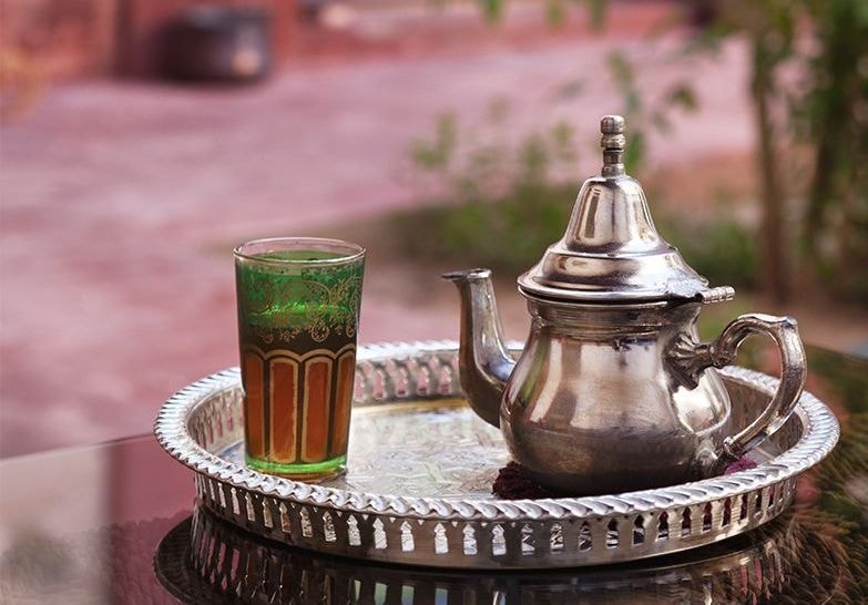 Secrets d’initié : comment préparer du thé à la menthe comme au Maroc ?