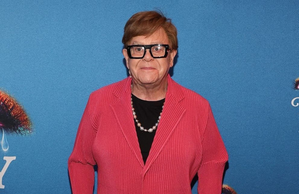 « Je ne peux rien voir » : Elton John donne des nouvelles de sa santé depuis sa perte de vue