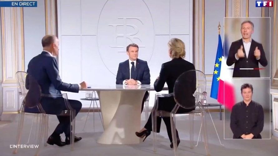 "Est-ce que vous excluez de vous lever ?", échange très tendu entre Anne-Sophie Lapix et Emmanuel Macron au JT