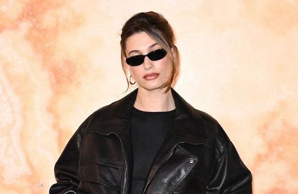 Hailey Bieber se confie sur sa santé et révèle souffrir de 2 kystes ovariens
