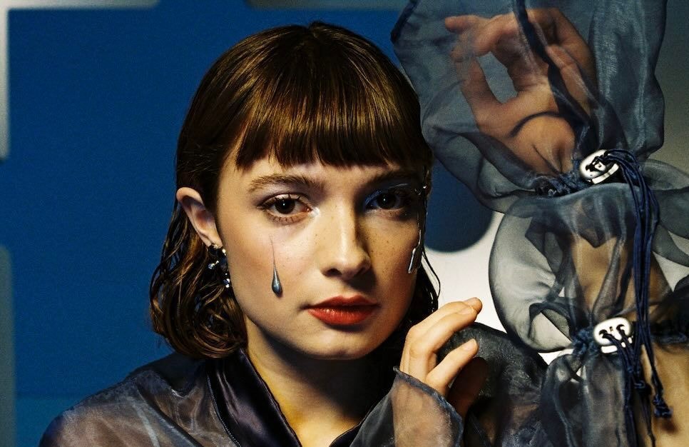 Zélie sort son premier album « Un million de petits chocs » : « Je suis un reflet de ma génération »