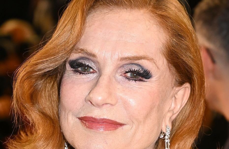 Comment reproduire le cat-eyes audacieux d’Isabelle Huppert, à Cannes ?