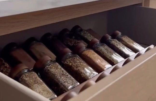 IKEA Hack : comment ranger ses épices dans le tiroir de la cuisine