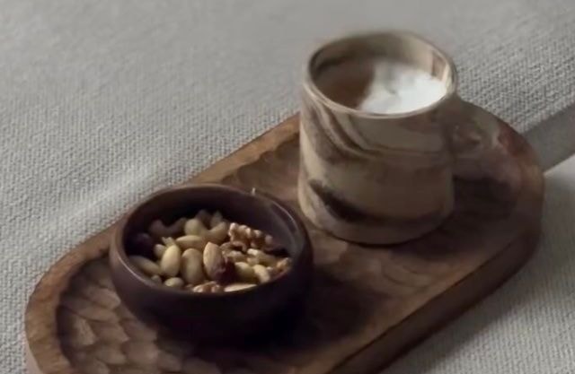 DIY à moins de 20 euros : créez un mini-plateau à tasses pour le canapé