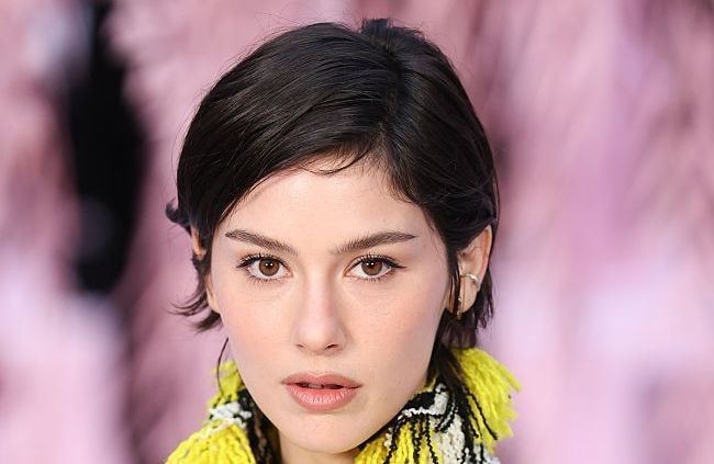 Qu'est-ce que le « Sculpt bob », ce carré star du printemps qui sculpte le visage sans maquillage ?