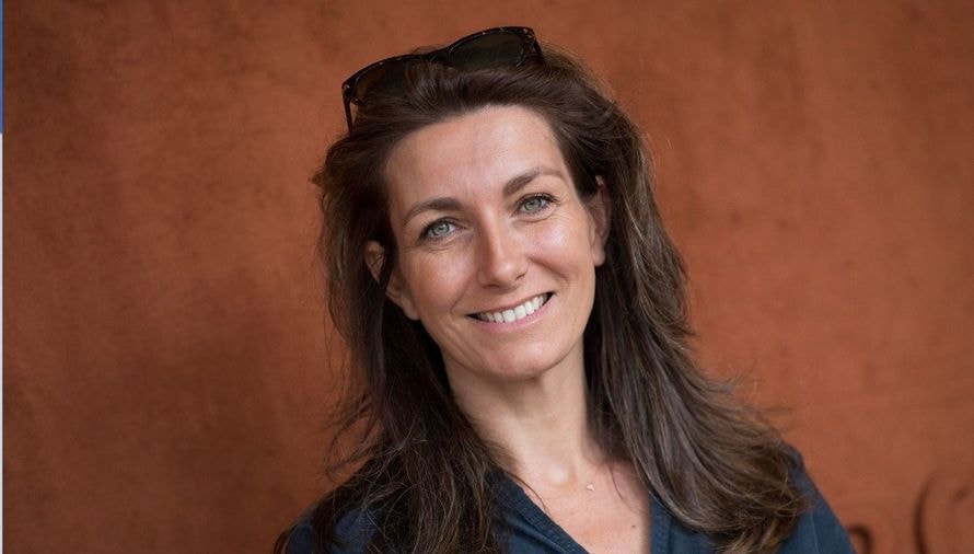 Anne-Claire Coudray en visite sur le chantier de Notre-Dame de Paris : les ouvriers complètement sous son charme