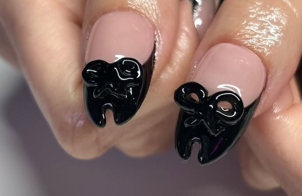Tabi nails : pourquoi cette manucure inspirée de célèbres chaussures japonaises fait parler d'elle ?