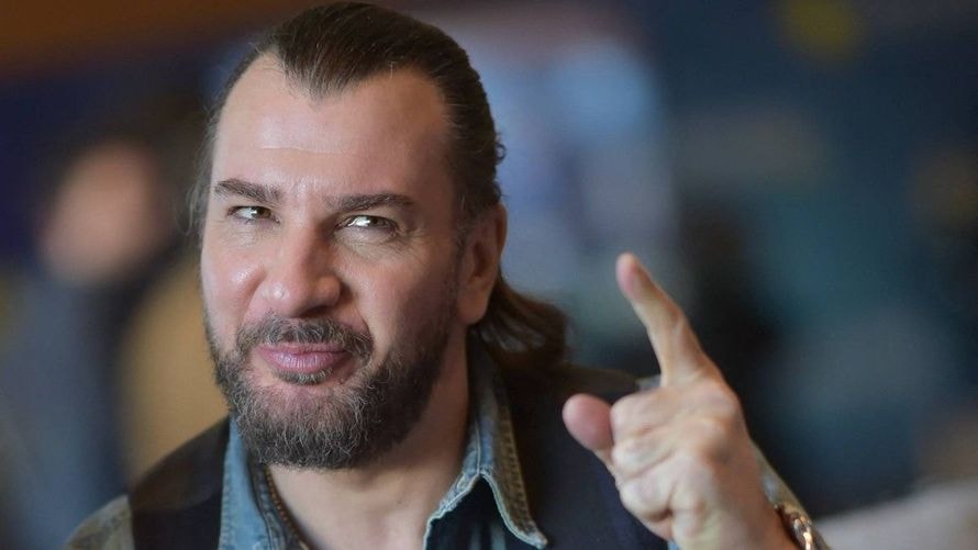 "Viens, j'te pète la gueule" : le gros coup de gueule de Michael Youn concernant les Enfoirés