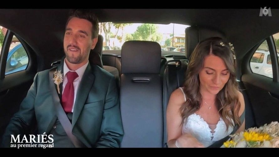 "Dans la voiture, ça a commencé..." : Flo dit tout de sa première nuit avec Tracy dans "Mariés au premier regard"