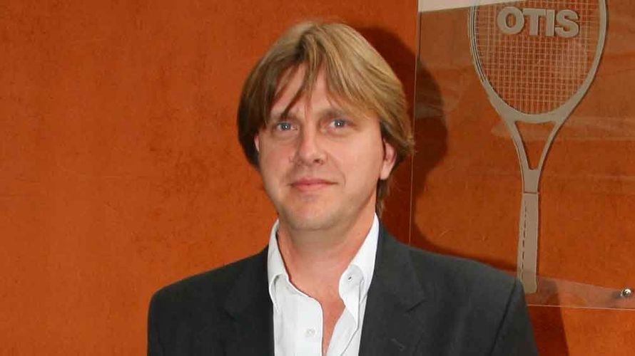 "C’est chez lui que nous nous sommes réfugiés" : Claude François Jr en deuil après la mort de l’homme qui l’a accueilli le jour de la mort de son père