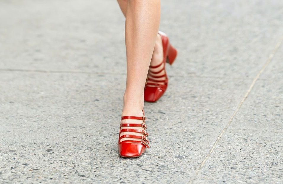 Symbole d’un style BCBG, ce modèle culte des années 2010 devient l’obsession des modeuses