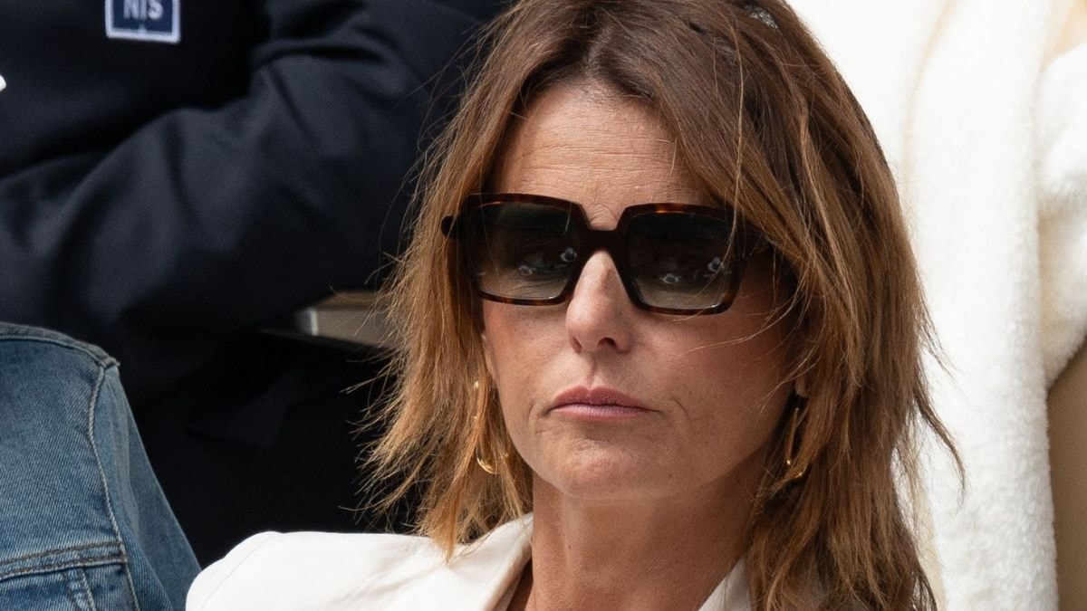 Faustine Bollaert totalement "sidérée" par les commentaires qu'elle reçoit : "je suis méconnaissable, j'ai pris dix ans"