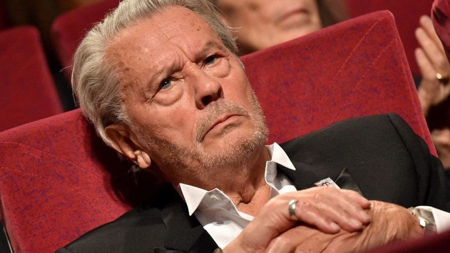Alain Delon placé sous curatelle renforcée : l’acteur s’exprime pour la toute première fois et se montre radical