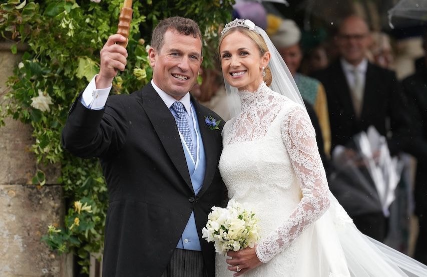 Mariage de Peter Phillips : Harriet Sperling éblouit dans une robe de mariée inspirée de celle de Kate Middleton